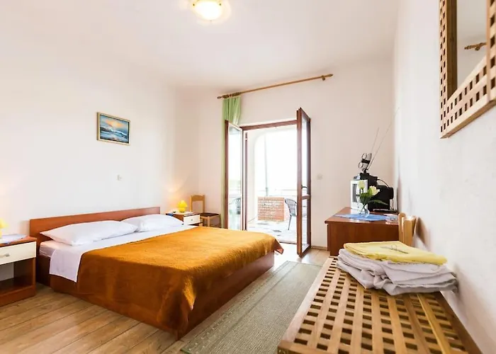 皮奇奇酒店 Luka (Dugi Otok)