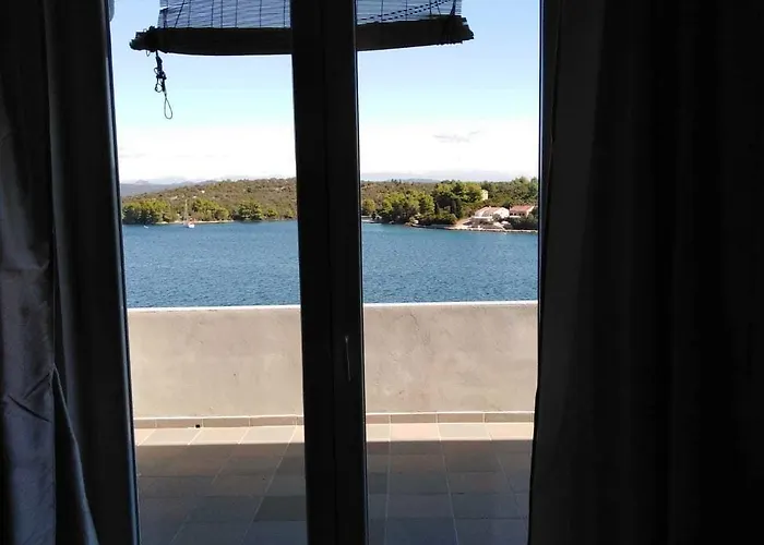 皮奇奇酒店 Luka (Dugi Otok)